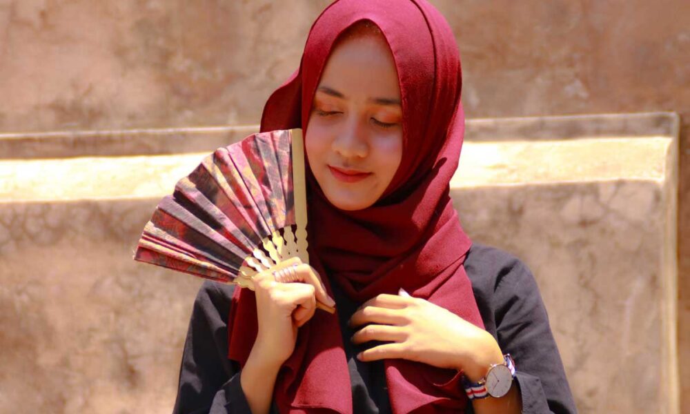 Indonesia's opportunity to maximize cultural identity through Indonesian Style Muslim Fashion
