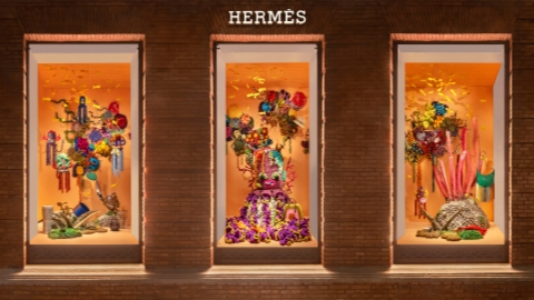What's hot in fashion: fragrances, autumn windows and a brand exhibition