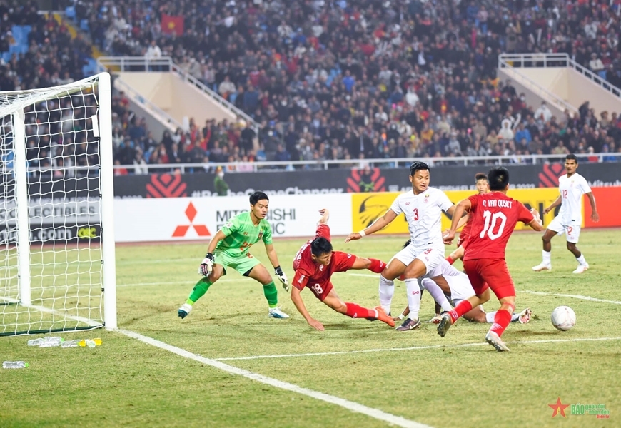 Vietnam defeats Myanmar 3-0, advance to semifinal