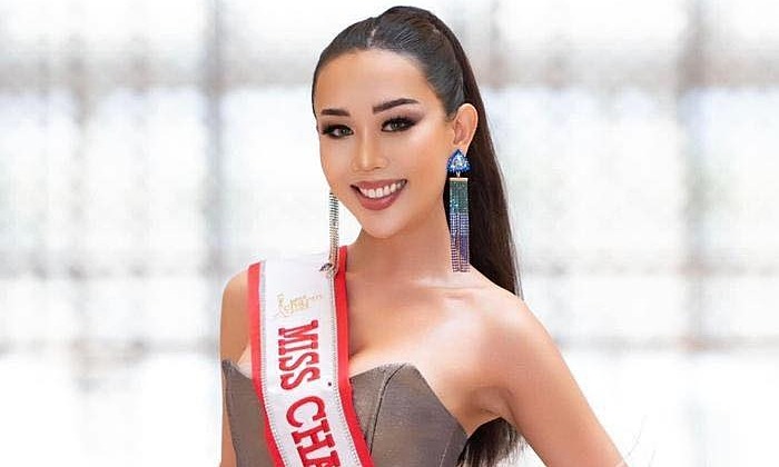 Indonesian beauty wins hearts with Vietnamese song