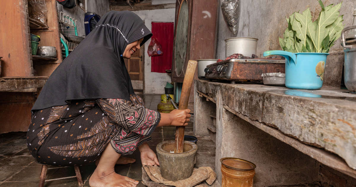How Generations of Indonesian Women Are Preserving an Ancient Juicing Tradition