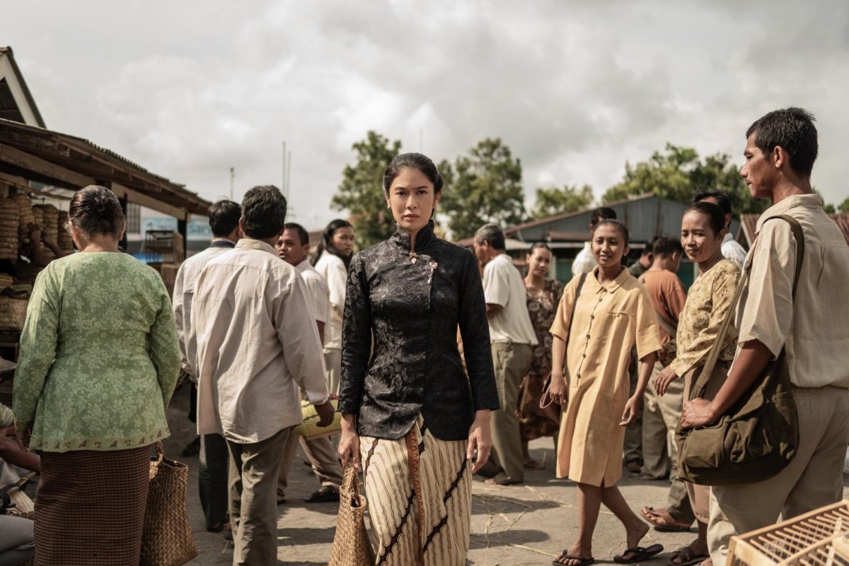 'Cigarette Girl' is a smoldering Netflix period drama from Indonesia
