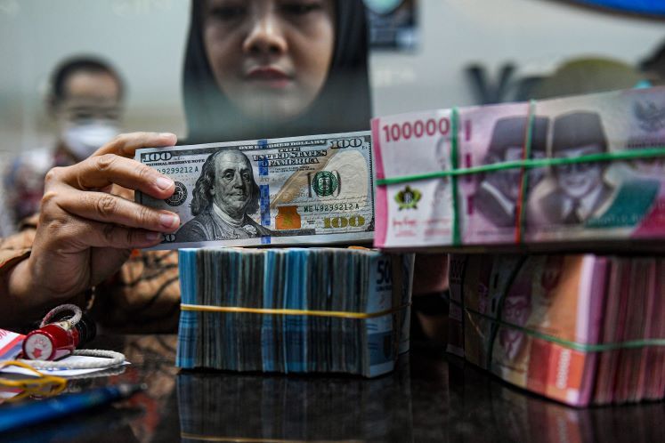 Charting out the rupiah’s exchange rate